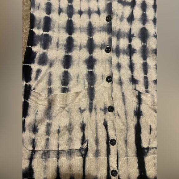 🐘 Twelve by Twelve Blue Cardigan - Picture 3 of 5